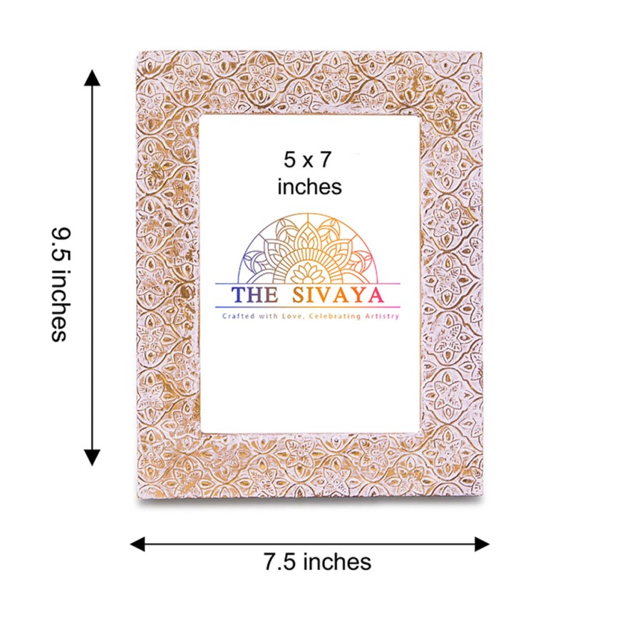 Hand Crafted Metal Sheet Impressioned And Painted Photo Frame Hand Crafted Metal Sheet Impressioned And Painted Photo Frame