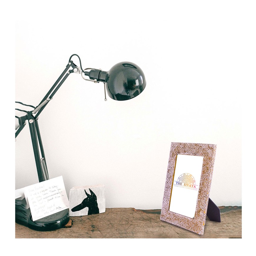 Hand Crafted Metal Sheet Impressioned And Painted Photo Frame Hand Crafted Metal Sheet Impressioned And Painted Photo Frame