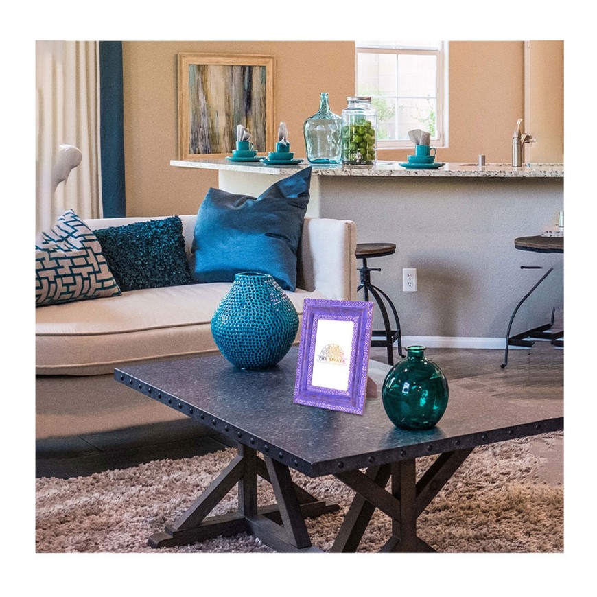 Hand Crafted Metal Sheet Impressioned And Painted Photo Frame