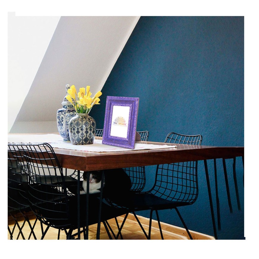 Hand Crafted Metal Sheet Impressioned And Painted Photo Frame