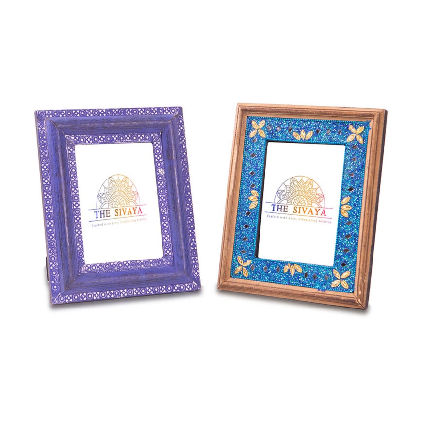 Hand Crafted Metal Sheet Impressioned And Painted Photo Frame
