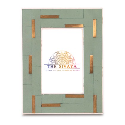 Hand Crafted Resin Décor Photo Frame