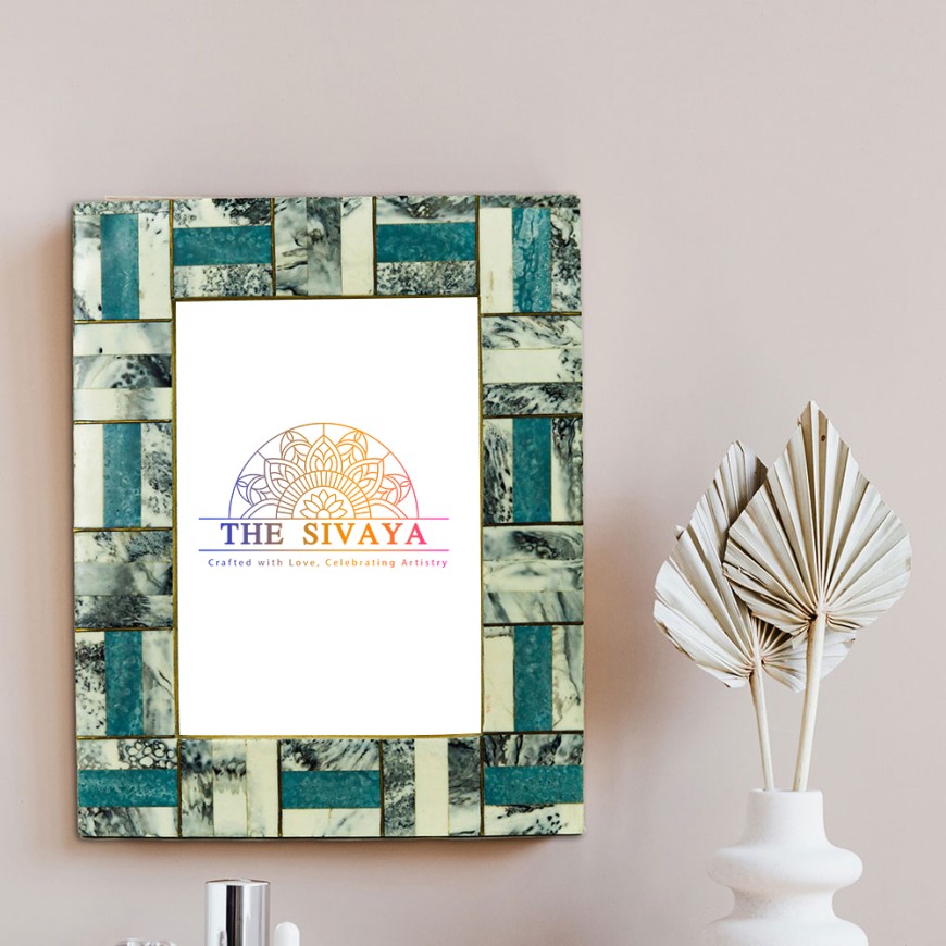 HAND CRAFTED RESIN DECOR PHOTO FRAME